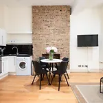 Vesto Two Bedroom Notting Hill Apartment Arv