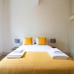 Vesto Two Bedroom Notting Hill Apartment Arv